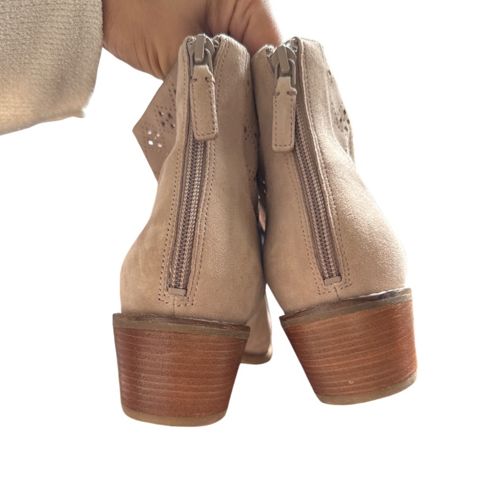 Cole Haan Jayne beige‎ leather/suede cutout booties - Picture 5 of 7
